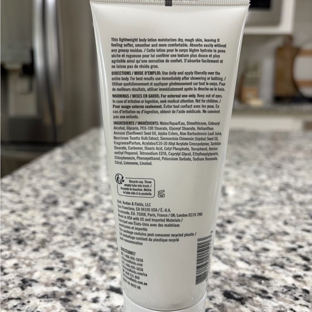 Rodan + Fields Essentials Body Moisturizer - Red and White - Picture 2 of 2